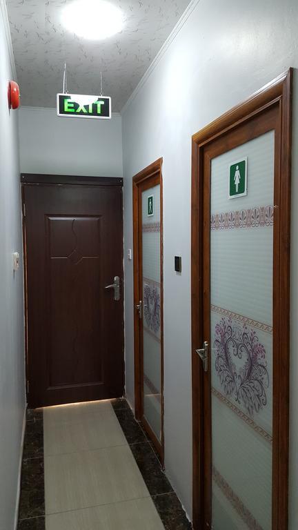White City Inn Габороне Екстериор снимка